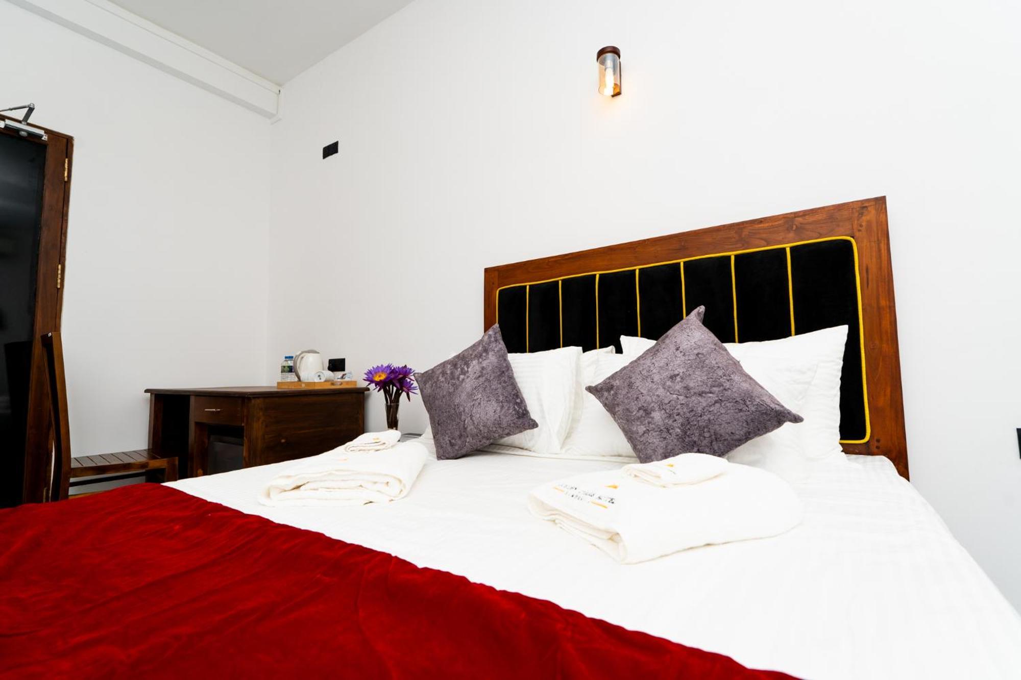 Golden Stars Hotel دامبولا المظهر الخارجي الصورة