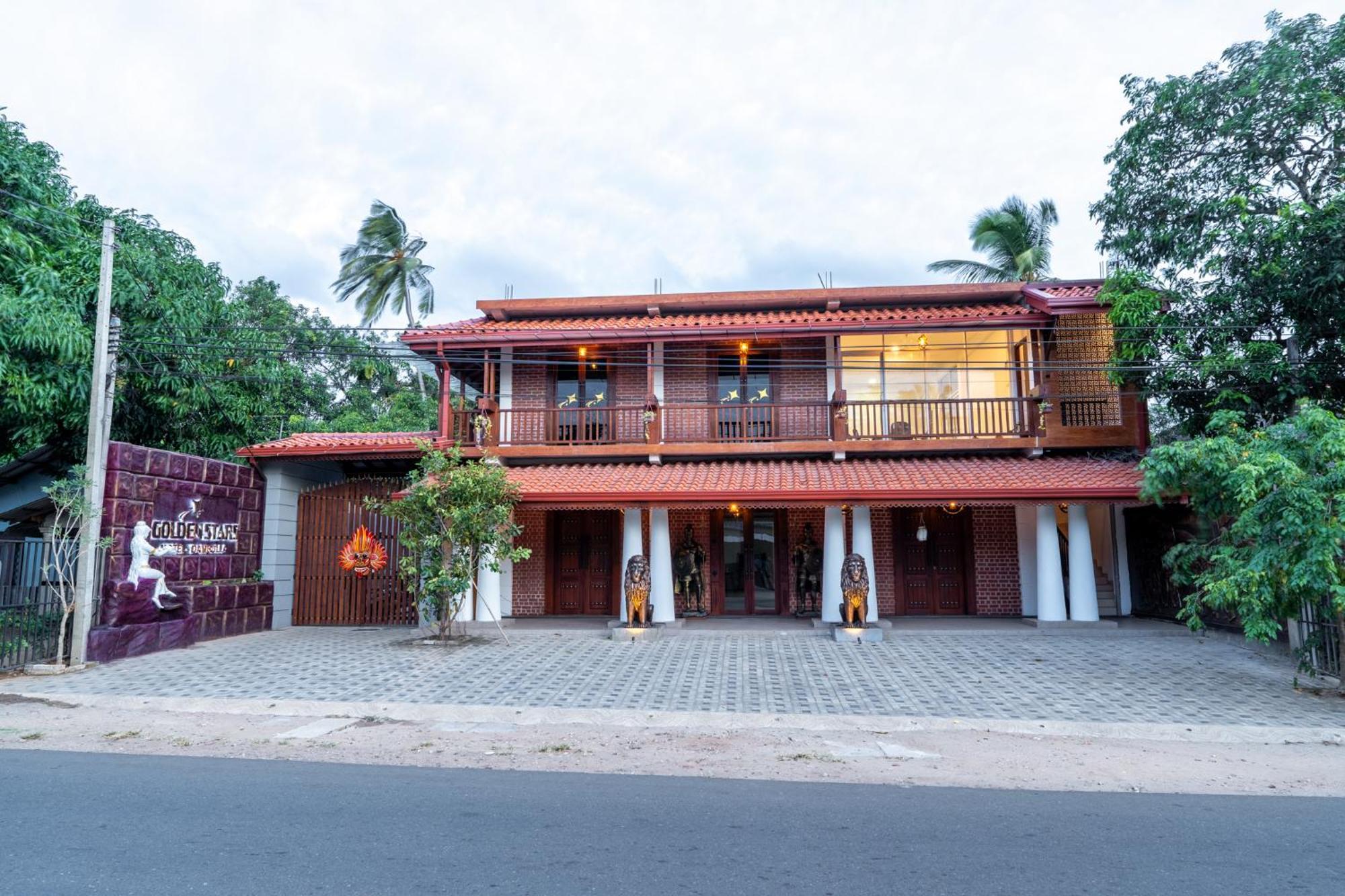Golden Stars Hotel دامبولا المظهر الخارجي الصورة