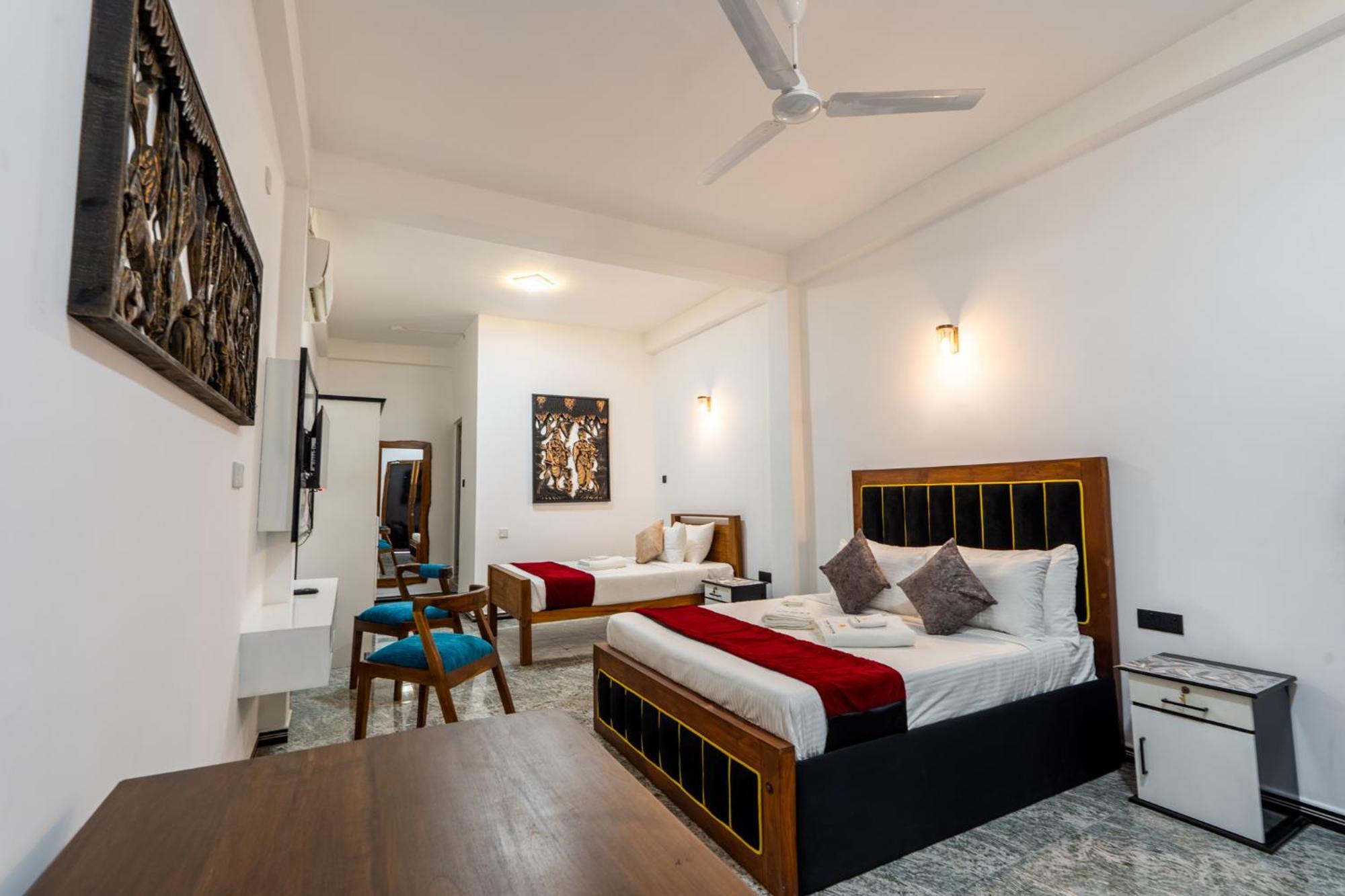 Golden Stars Hotel دامبولا المظهر الخارجي الصورة