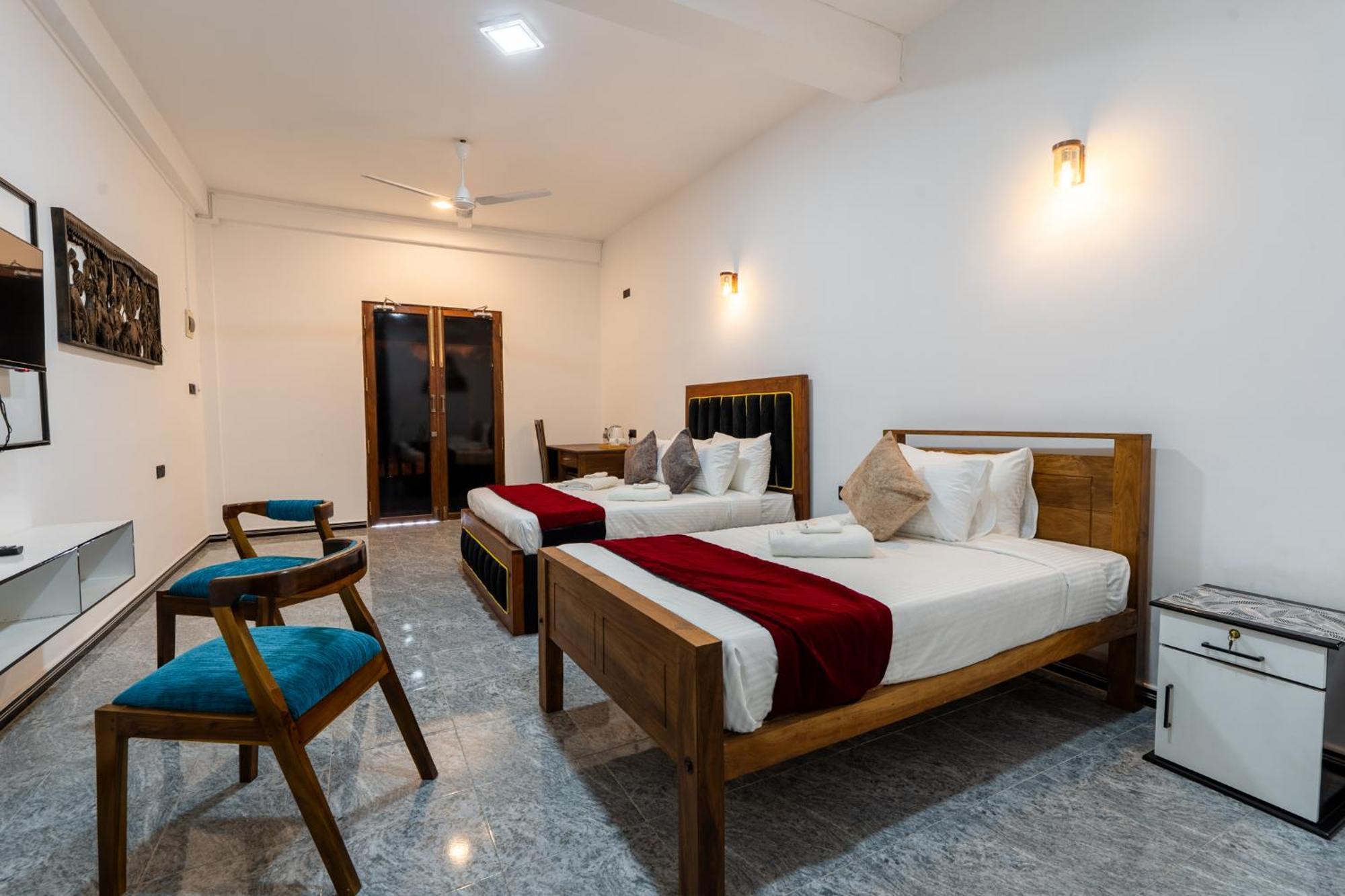 Golden Stars Hotel دامبولا المظهر الخارجي الصورة