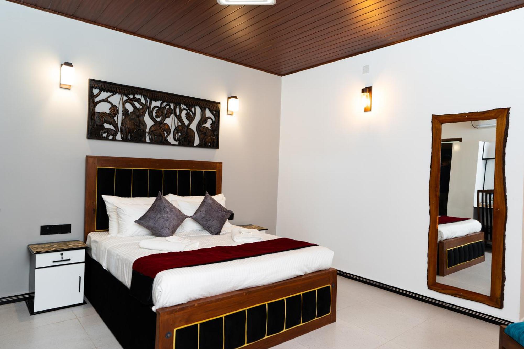 Golden Stars Hotel دامبولا المظهر الخارجي الصورة
