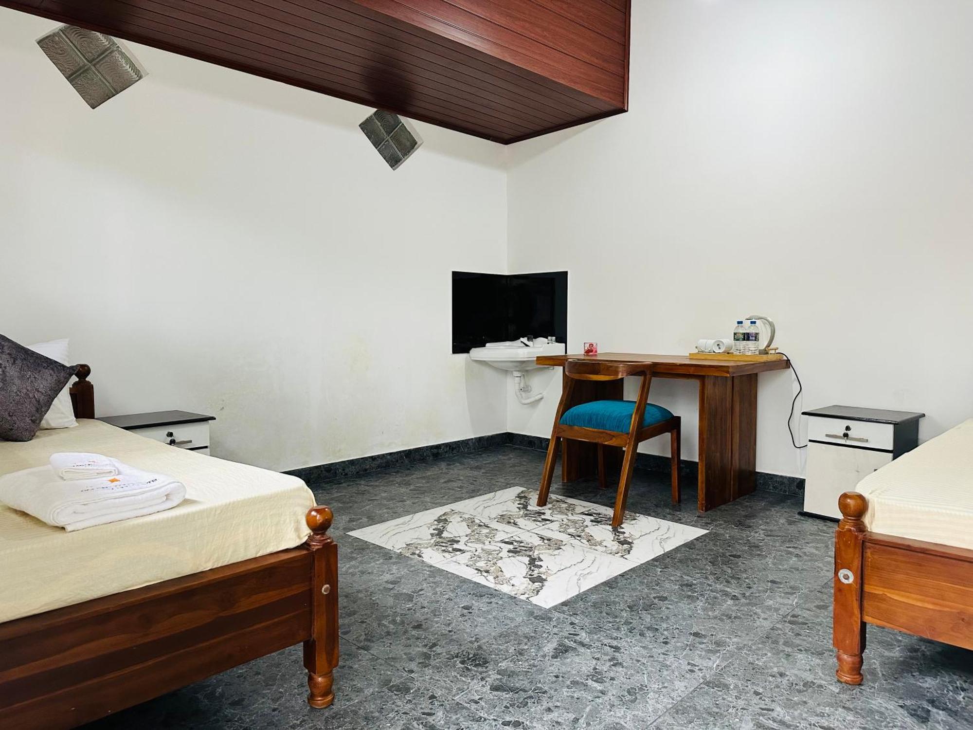 Golden Stars Hotel دامبولا المظهر الخارجي الصورة