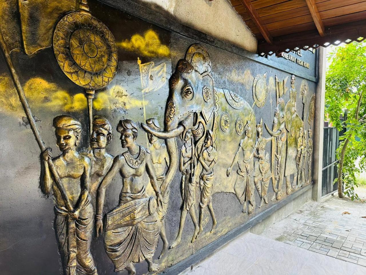 Golden Stars Hotel دامبولا المظهر الخارجي الصورة