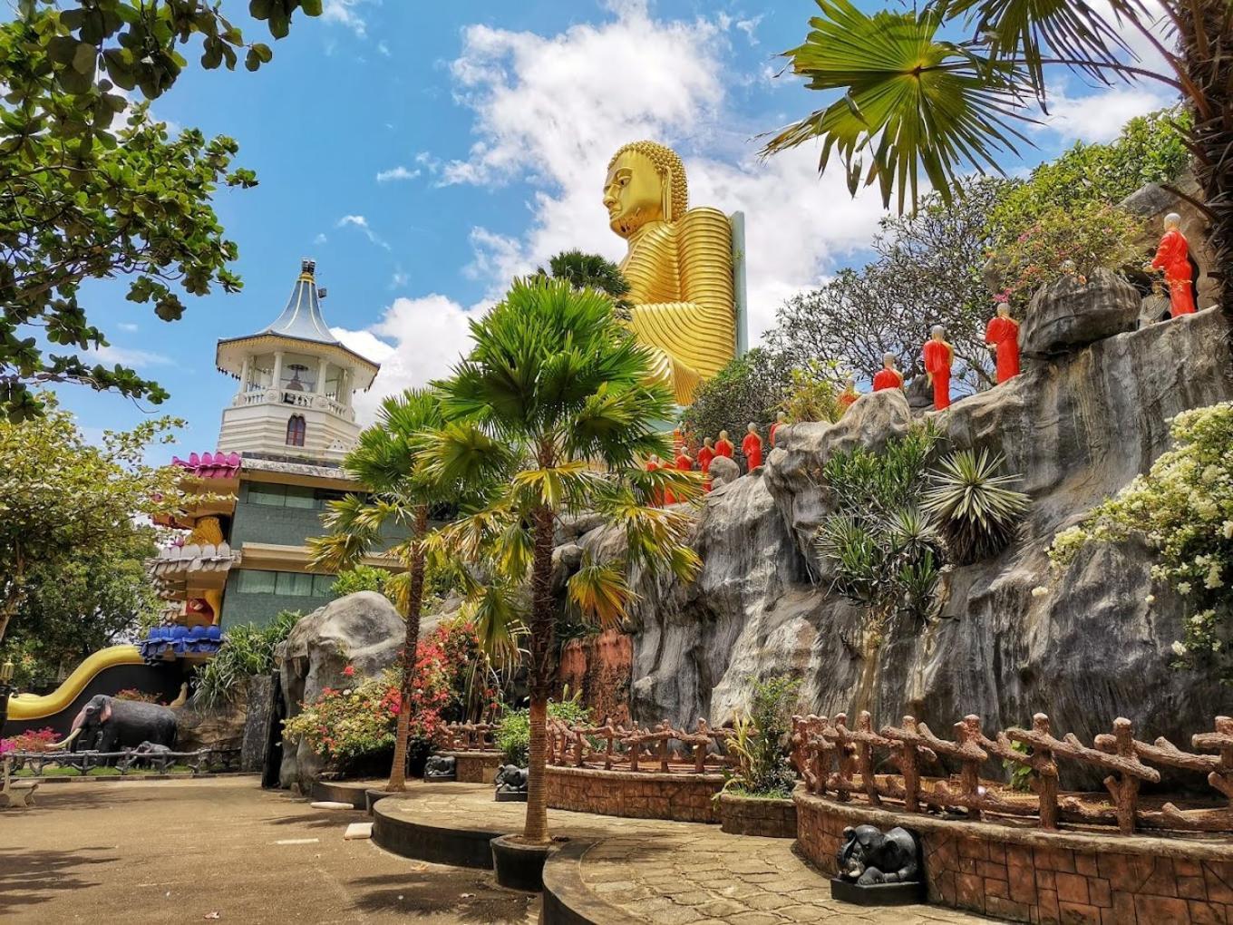 Golden Stars Hotel دامبولا المظهر الخارجي الصورة
